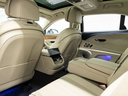 New 2026 Bentley Flying Spur Plug-In Hybrid image 33