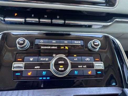 Used 2018 Lincoln Navigator L Reserve w/ Technology Package AWD/4WD image 34