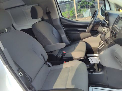 Used 2018 Nissan NV200 SV w/ Navigation Package image 19