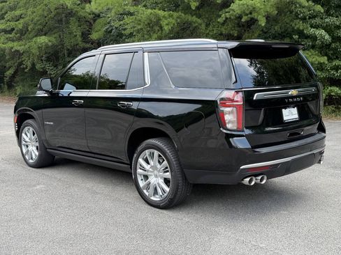 Used 2022 Chevrolet Tahoe High Country w/ Premium Package 2 AWD/4WD image 3