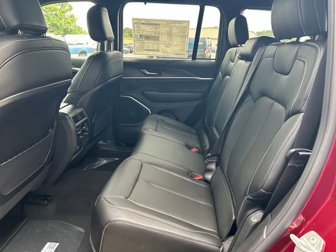 New 2025 Jeep Grand Cherokee Limited w/ Luxury Tech Group II image 25