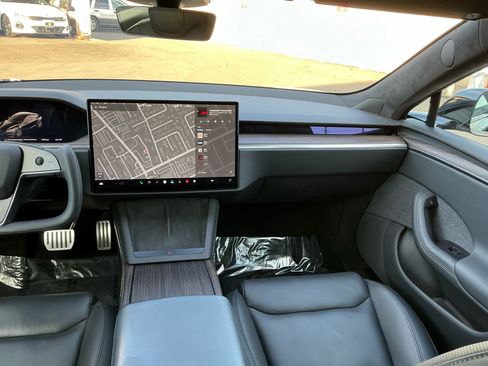 Used 2022 Tesla Model S image 17
