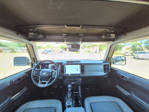 Used 2022 Ford Bronco Outer Banks AWD/4WD image 14