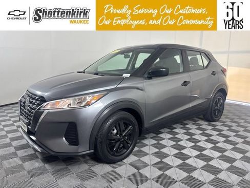 Used 2021 Nissan Kicks S FWD image 1