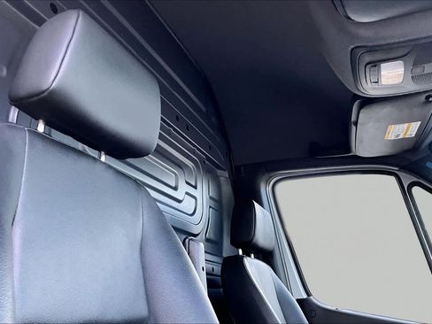 Used 2020 Mercedes-Benz Sprinter 2500 image 13