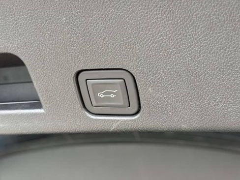 Used 2026 Chevrolet Traverse LT AWD/4WD image 10