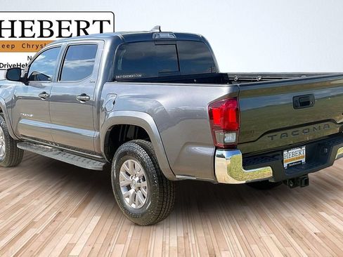 Used 2018 Toyota Tacoma SR5 RWD image 10