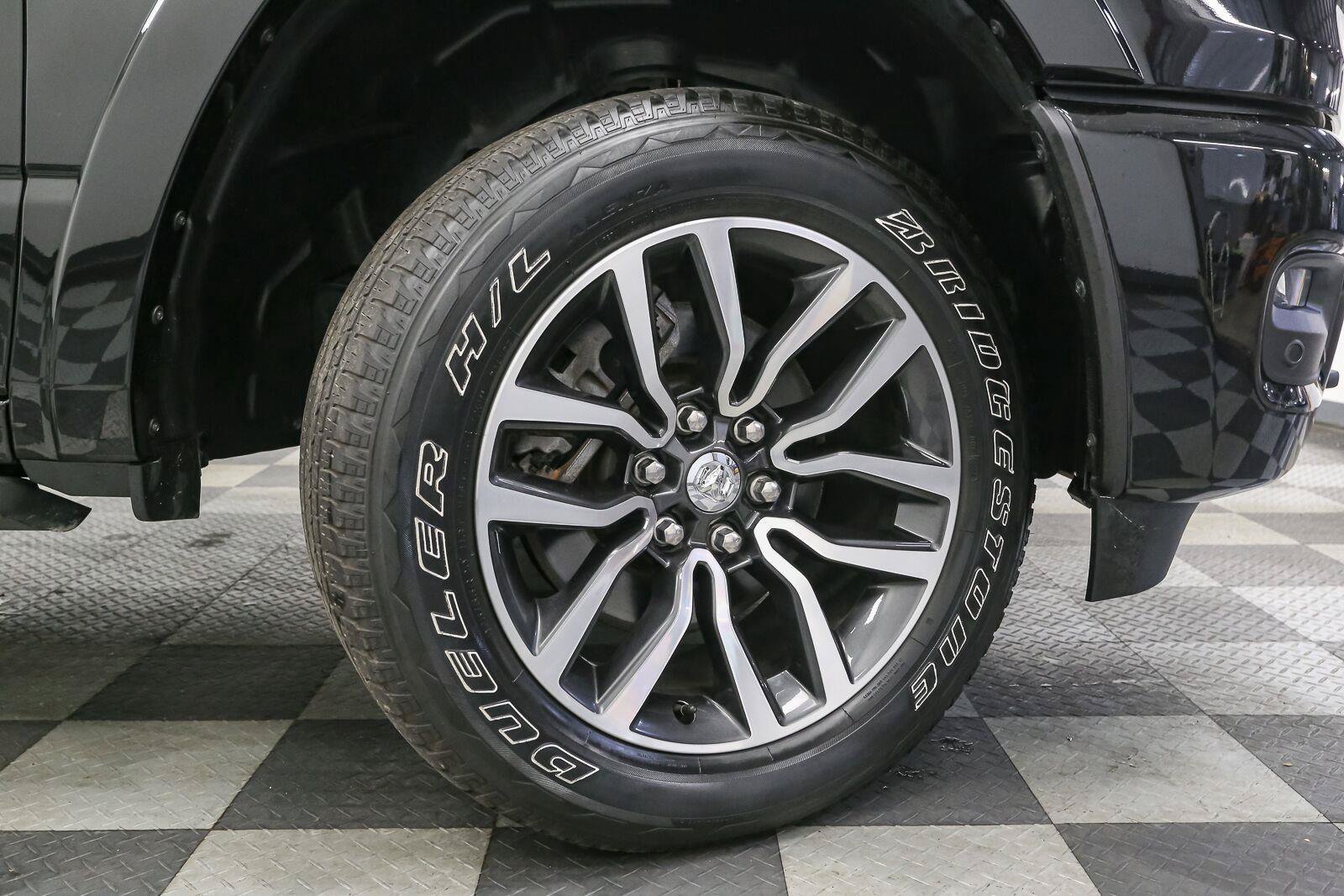 Used 2025 RAM 1500 Limited AWD/4WD image 19