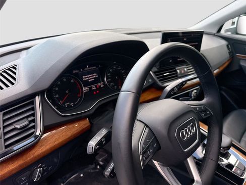Certified 2023 Audi Q5 2.0T Premium w/ Convenience Package AWD/4WD image 9