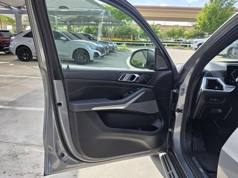 Used 2025 BMW X5 xDrive40i image 12