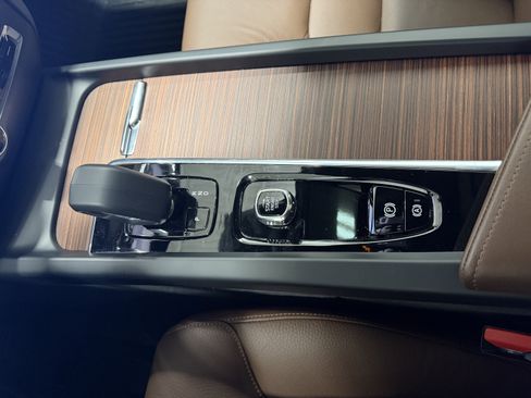 New 2026 Volvo V60 B5 Cross Country Plus w/ Climate Package image 21