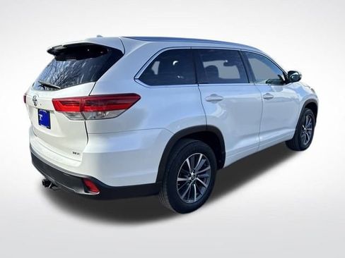 Used 2018 Toyota Highlander XLE image 6