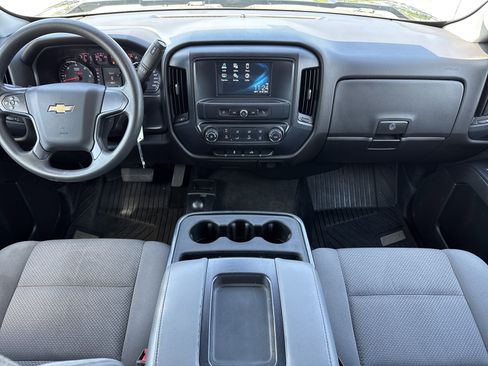 Used 2018 Chevrolet Silverado 1500 Custom w/ Custom Value Package AWD/4WD image 29