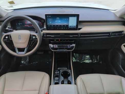 Certified 2024 Lincoln Corsair FWD image 15