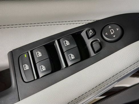 Used 2026 BMW X5 sDrive40i w/ Premium Package RWD image 18