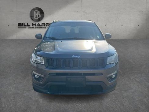 Used 2018 Jeep Compass Latitude w/ Popular Equipment Group FWD image 2
