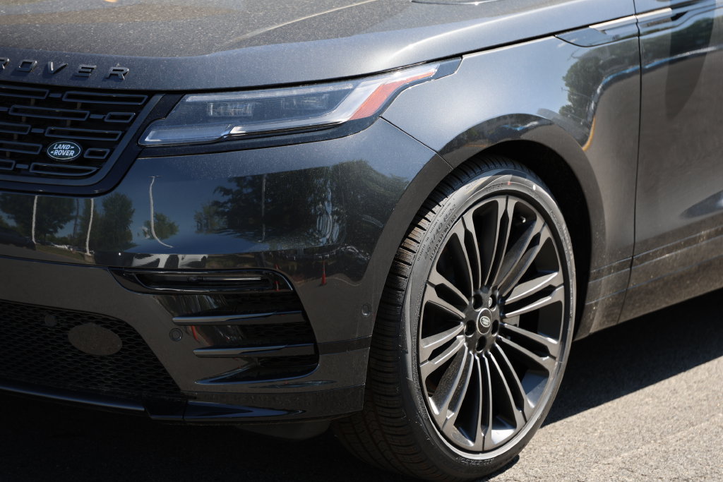 New 2026 Land Rover Range Rover Velar Dynamic SE AWD/4WD image 6