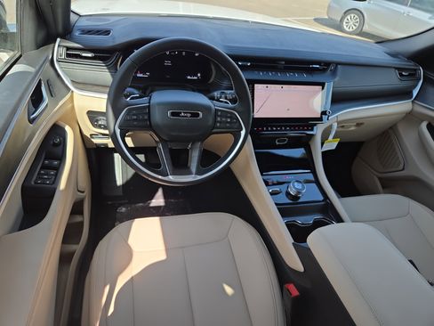 New 2026 Jeep Grand Cherokee Limited image 6