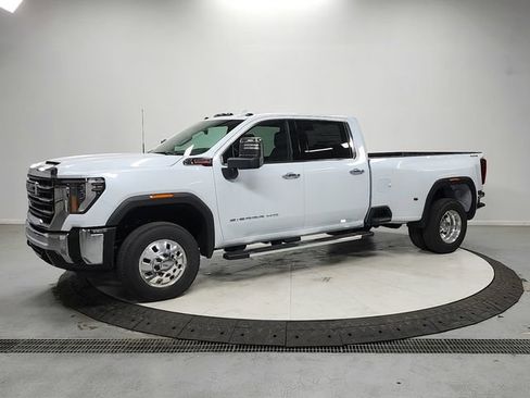 New 2026 GMC Sierra 3500 SLT w/ SLT Convenience Package AWD/4WD image 3