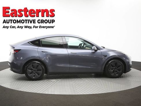 Used 2022 Tesla Model Y Long Range AWD/4WD image 39