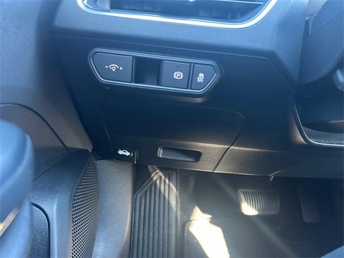 Used 2025 Kia K4 EX image 22