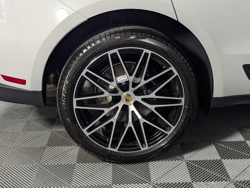 New 2026 Porsche Macan AWD/4WD image 13