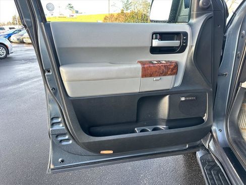 Used 2008 Toyota Sequoia Platinum image 21