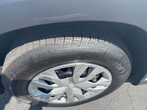 Used 2025 Toyota Corolla Cross L image 15