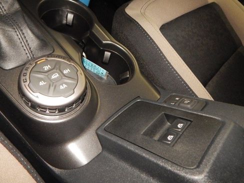 Used 2023 Ford Bronco Wildtrak image 22