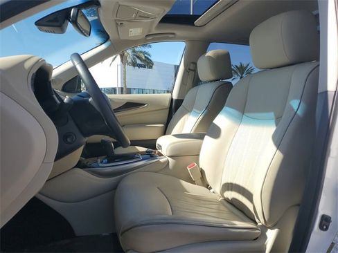 Used 2016 INFINITI QX60 Luxe w/ Deluxe Technology Package image 18