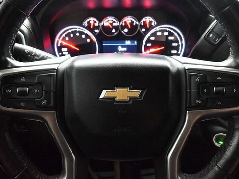 Used 2020 Chevrolet Silverado 1500 LTZ w/ Safety Package AWD/4WD image 38