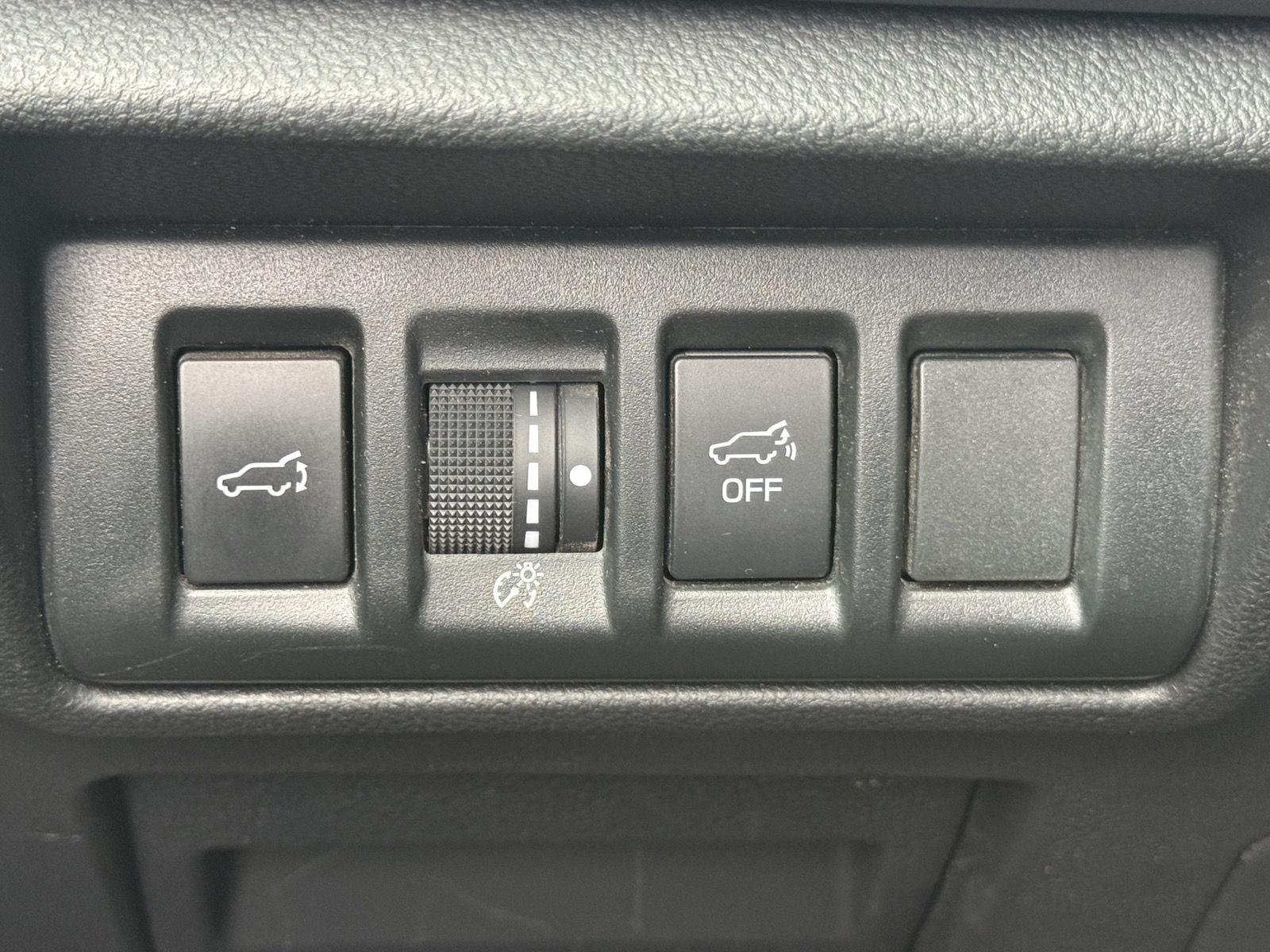 Used 2023 Subaru Outback Touring AWD/4WD image 23