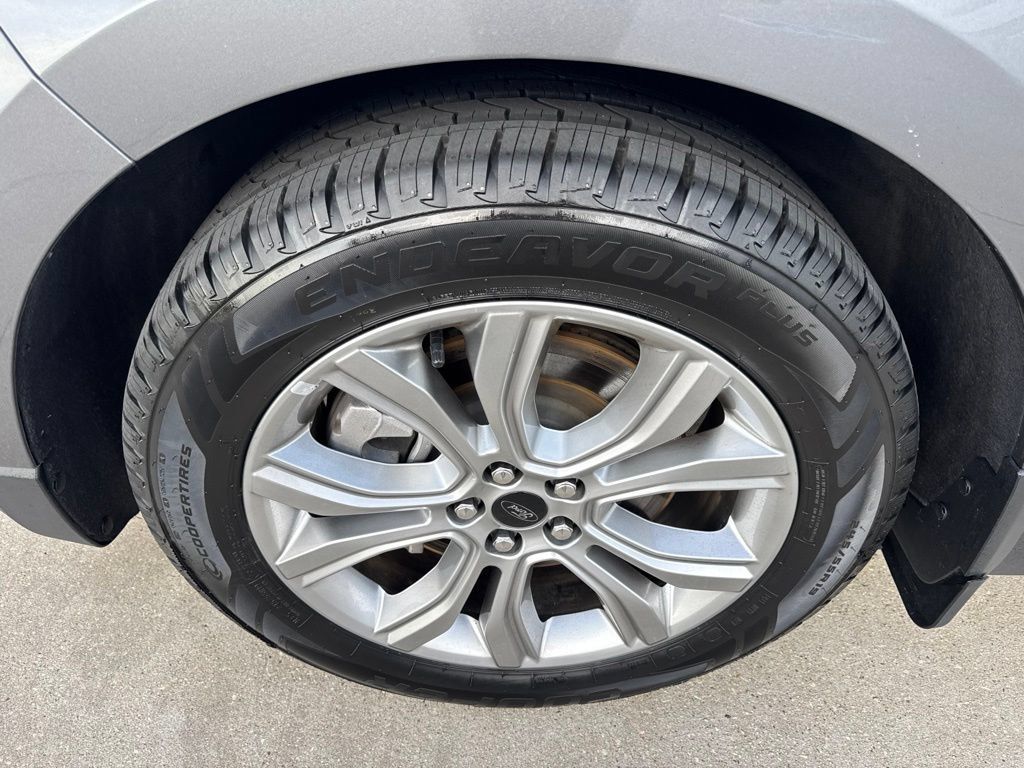 Certified 2023 Ford Edge Titanium w/ Equipment Group 301A AWD/4WD image 26
