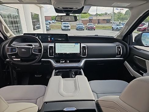 New 2026 Ford Expedition Platinum w/ Driver's Package AWD/4WD image 13