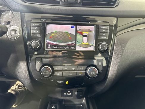 Used 2022 Nissan Rogue Sport SV w/ Technology Package image 22