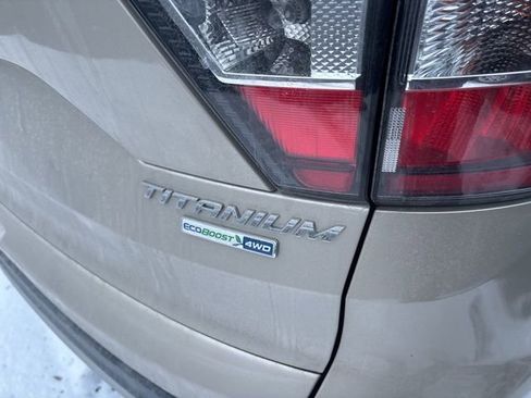 Used 2018 Ford Escape Titanium image 10