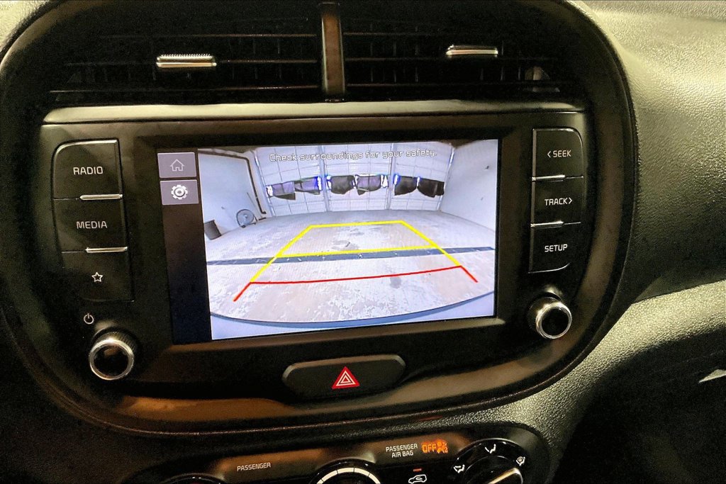 Used 2025 Kia Soul LX w/ LX Technology Package FWD image 27