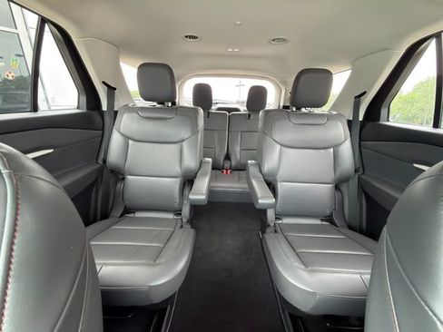 Used 2025 Ford Explorer Active w/ Active Comfort Package AWD/4WD image 36