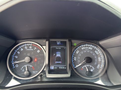 Used 2021 Toyota Tacoma TRD Sport w/ Technology Package RWD image 16