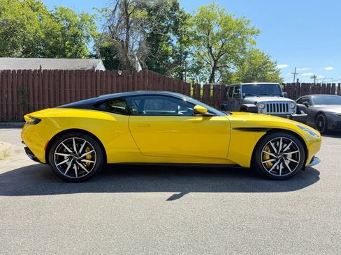 Used 2020 Aston Martin DB11 Coupe RWD image 5