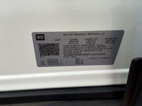 Used 2023 Chevrolet Traverse LT image 35