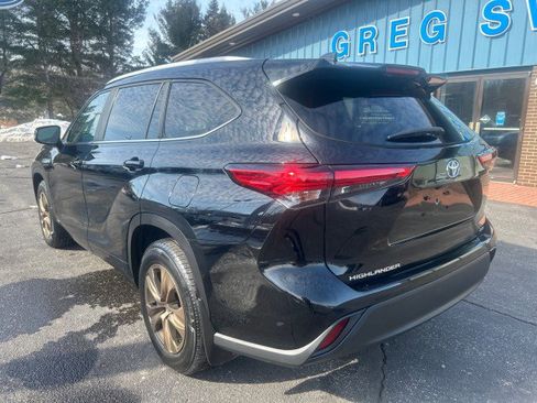 Used 2023 Toyota Highlander Bronze Edition image 8