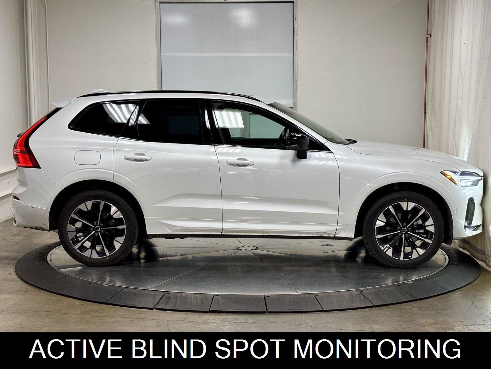 Used 2026 Volvo XC60 B5 Plus AWD/4WD image 10