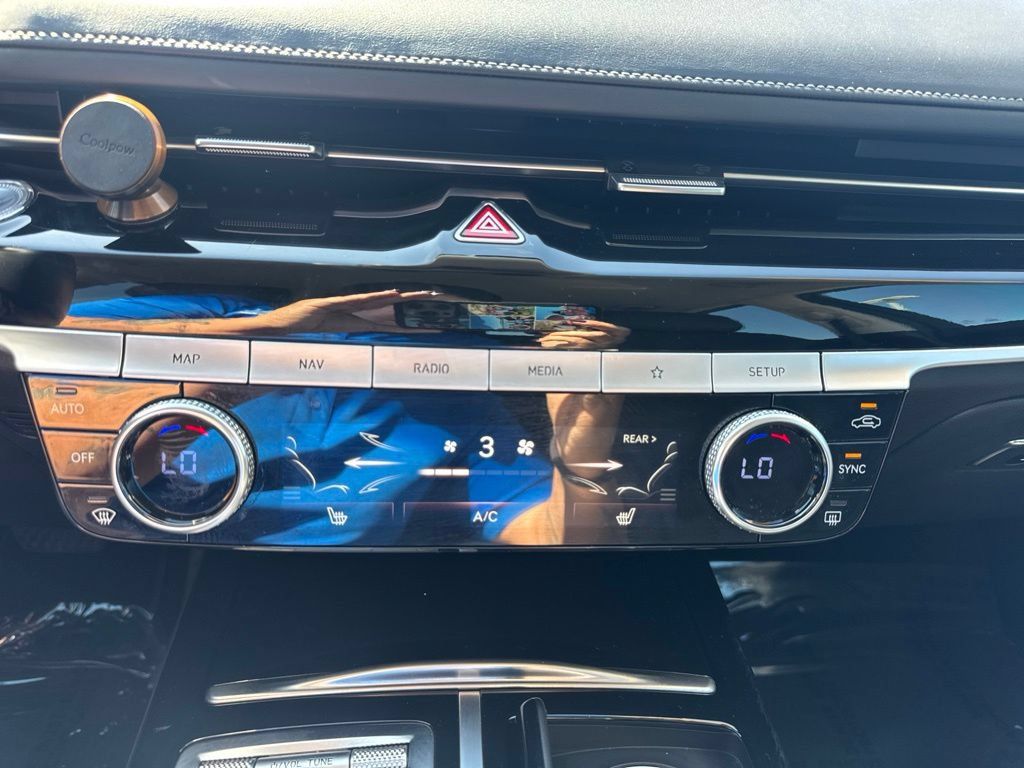Used 2021 Genesis G80 2.5T RWD image 8