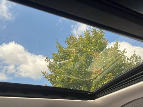 Used 2016 Nissan Rogue SL w/ SL Premium Package image 25