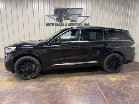 Used 2022 Lincoln Aviator Reserve w/ Equipment Group 201A AWD/4WD image 3