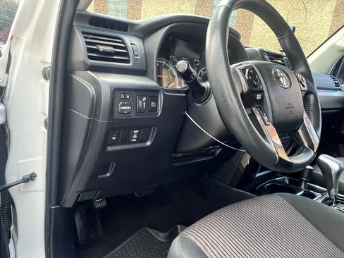 Used 2020 Toyota 4Runner TRD Off-Road AWD/4WD image 14