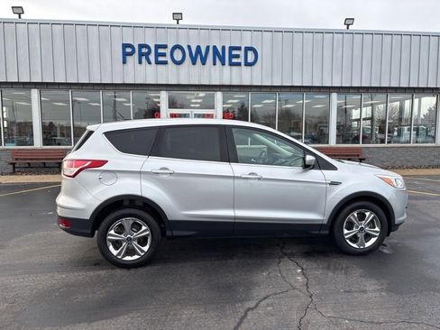 Used 2016 Ford Escape SE image 2