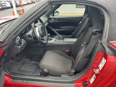 Used 2024 MAZDA MX-5 Miata Sport image 9