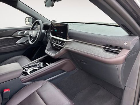 Certified 2025 Ford Explorer Platinum w/ LUX Leather Package image 10